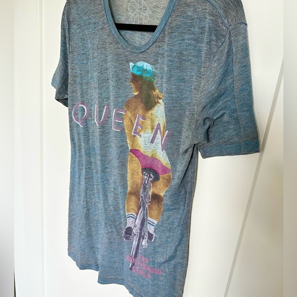 Queen Band Tee - Picture 4 of 5